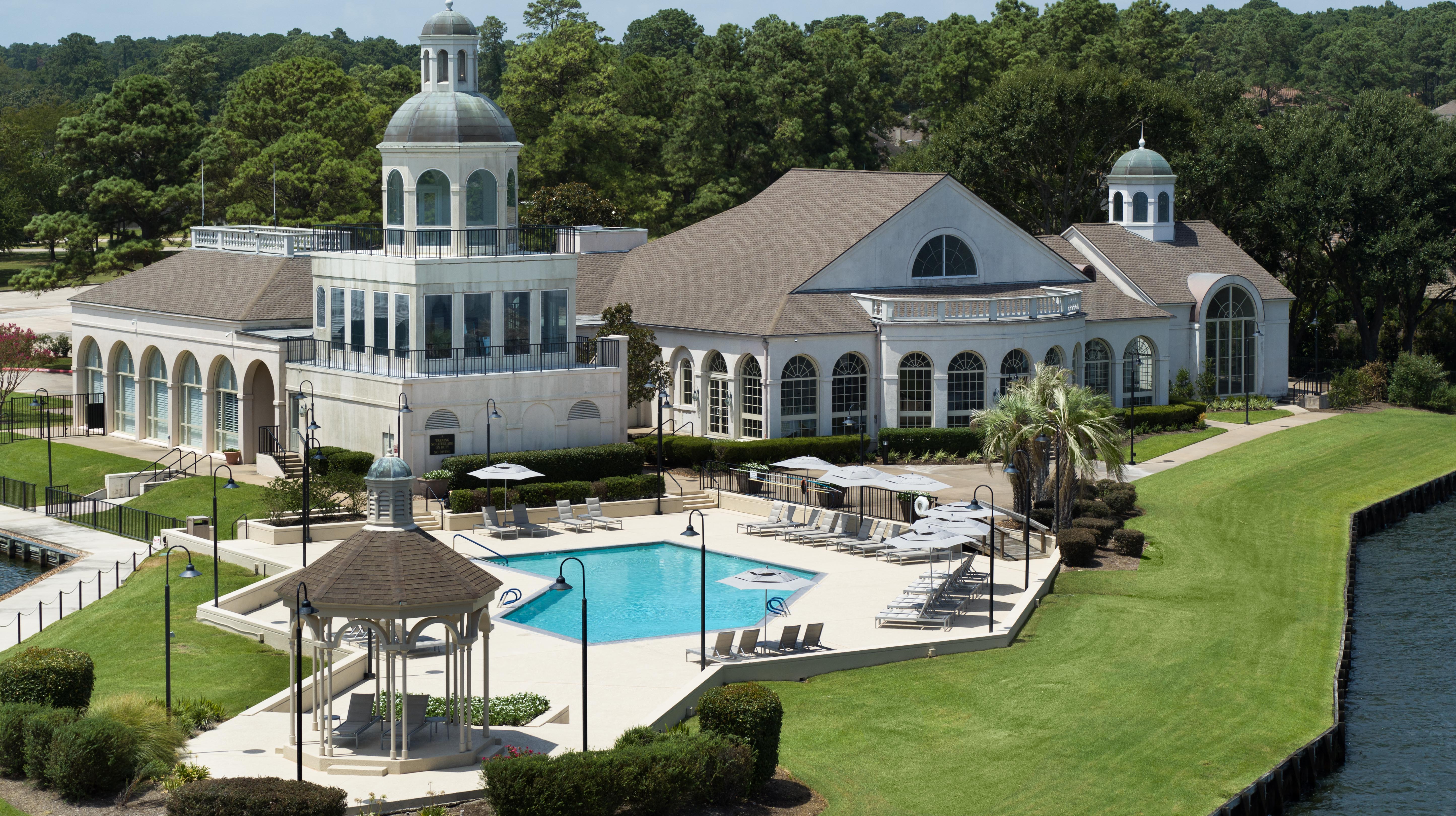 yacht club with pool near me